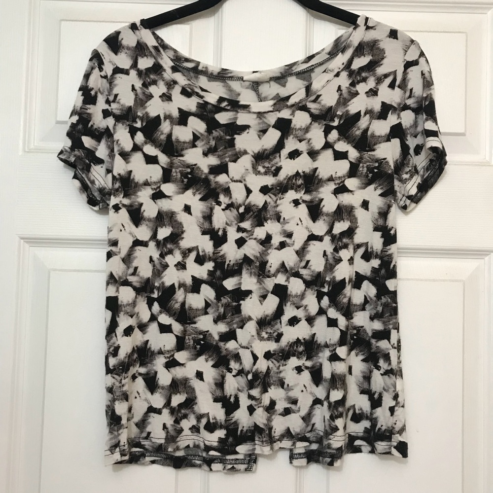 Black and White Crop Top Size XS